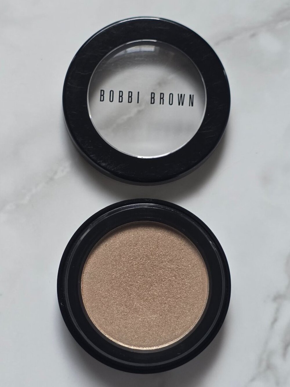 Bobbi Brown BEIGE 17 Shimmer Wash Eye Shadow (0.09 oz.)